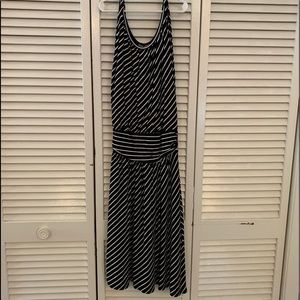 EXPRESS Black White Striped Stretch Rayon A-Line Sleeveless Dress SM EXCELLENT